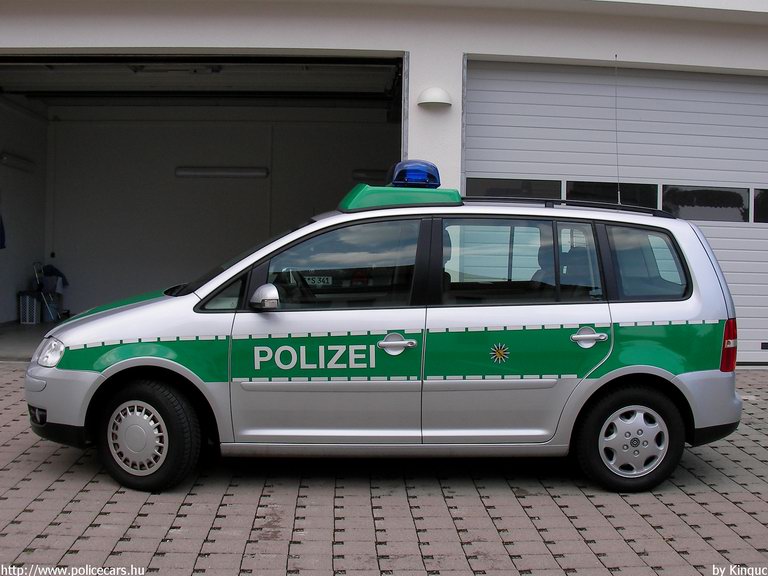 Volkswagen Touran, fotó: Kinguc
Keywords: német Németország rendőr rendőrautó rendőrség