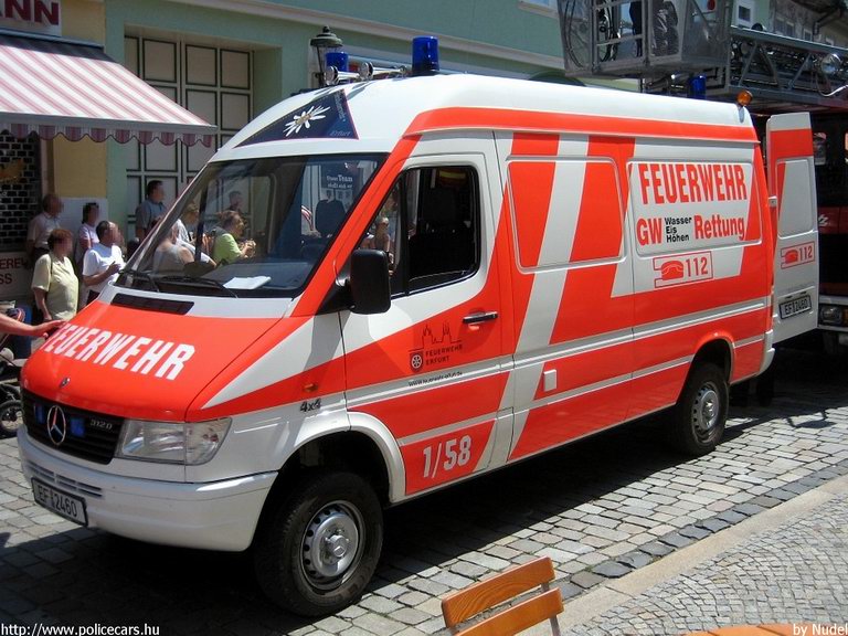 Mercedes Sprinter, fotó: Nudel
Keywords: német Németország tûzoltó tûzoltóautó tûzoltóság