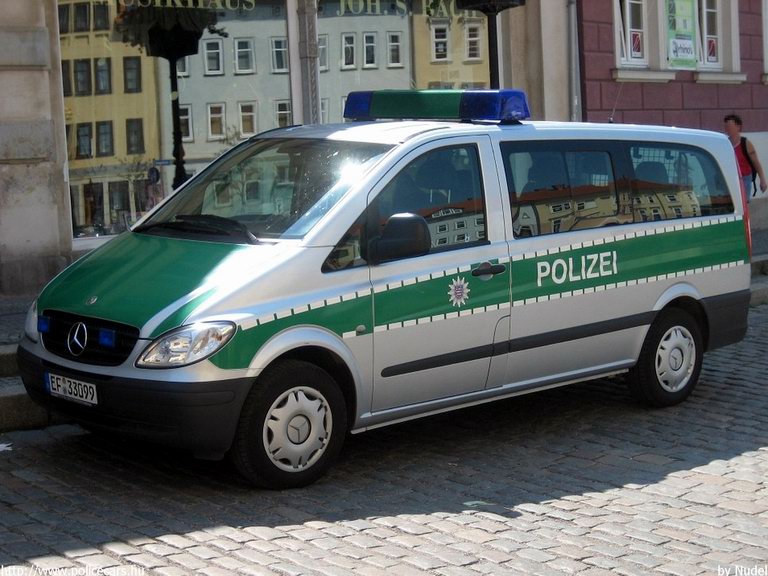 Mercedes Vito, fotó: Nudel
Keywords: német Németország rendőr rendőrautó rendőrség