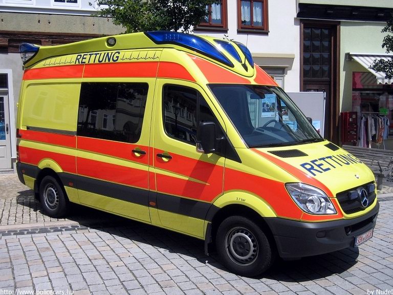 Mercedes Sprinter II, fotó: Nudel
Keywords: német Németország mentő mentőautó