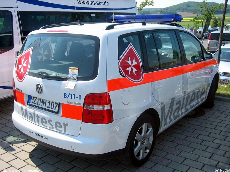 Volkswagen Touran, fotó: Nudel
Keywords: német Németország mentő mentőautó