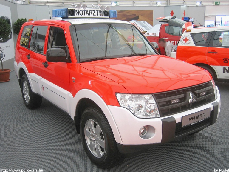 Mitsubishi Pajero, fotó: Nudel
Keywords: német Németország mentő mentőautó