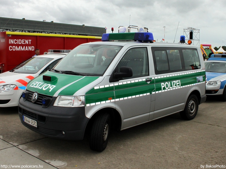 Volkswagen Transporter T4, fotó: BakosPhoto
Keywords: rendőr rendőrautó rendőrség német Németország