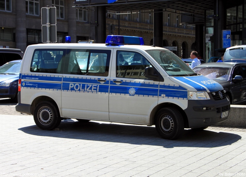 Volkswagen Transporter T5, fotó: BakosPhoto
Keywords: rendőr rendőrautó rendőrség német Németország