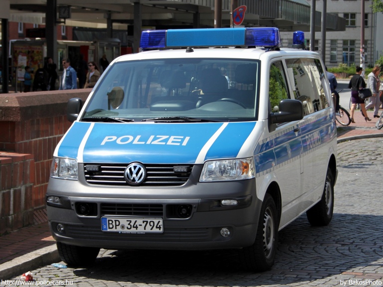 Volkswagen Transporter T5, fotó: BakosPhoto
Keywords: rendőr rendőrautó rendőrség német Németország