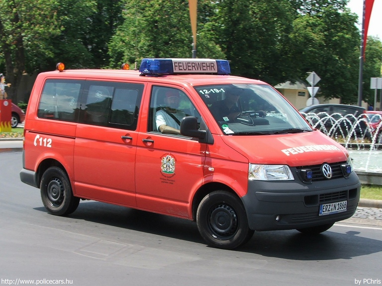 Volkswagen Transporter T5, fotó: PChris
Keywords: tûzoltó tûzoltóautó tûzoltóság német Németország