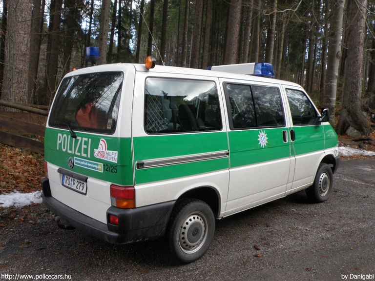 Volkswagen Transporter T4, fotó: Danigabi
Keywords: német Németország rendőr rendőrautó rendőrség