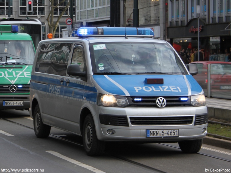 Volkswagen Transporter T5 facelift, fotó: BakosPhoto
Keywords: német Németország rendőr rendőrautó rendőrség