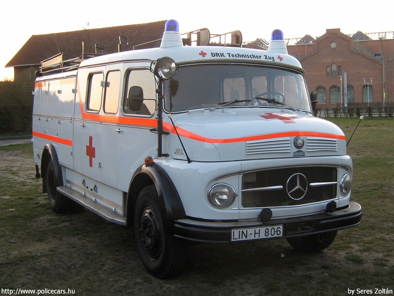 Mercedes-Benz 1113, fotó: Seres Zoltán
Keywords: német Németország mentő mentőautó