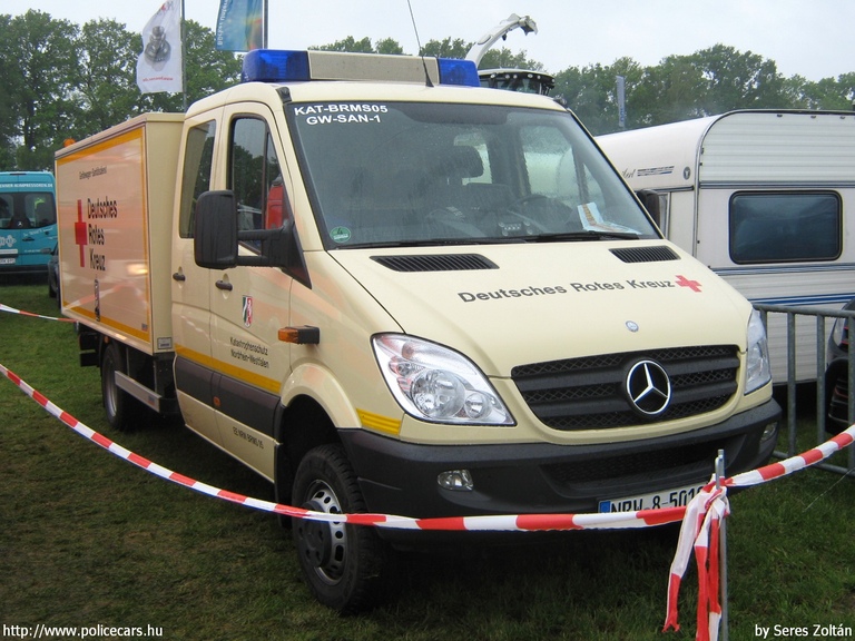Mercedes-Benz Sprinter II 518 CDI 4x4, fotó: Seres Zoltán
Keywords: német Németország mentő mentőautó