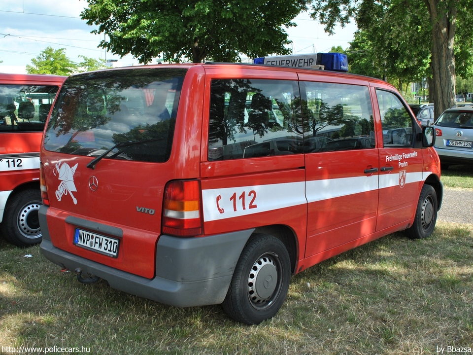 Mercedes-Benz Vito 114, fotó: Bbazsa
Keywords: német Németország tûzoltó tûzoltóautó tûzoltóság Germany german fire firetruck