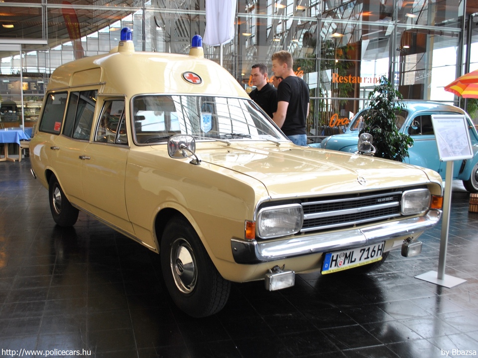 Opel Rekord, fotó: Bbazsa
Keywords: német Németország mentő mentőautó Germany german ambulance