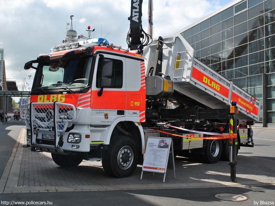 Mercedes-Benz Actros 3341, DLRG, fotó: Bbazsa
Keywords: német Németország speciális mentők vízimentők Germany german special water rescue