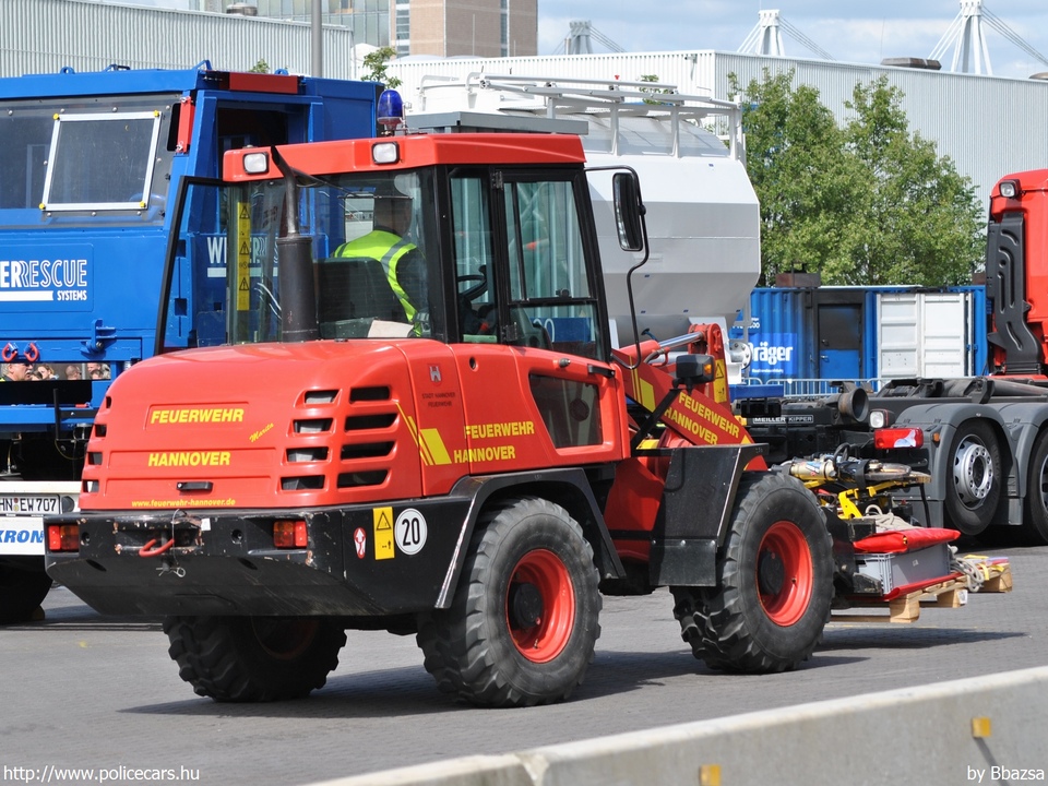 Hanomag WA 75-3, Hannover, fotó: Bbazsa
Keywords: német Németország tûzoltó tûzoltóautó tûzoltóság Germany german fire firetruck