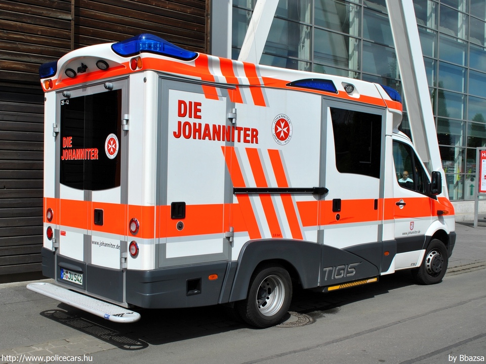 Volkwagen Crafter TIGIS, Die Johanniter, fotó: Bbazsa
Keywords: ambulance német Németország mentő mentőautó Germany german 