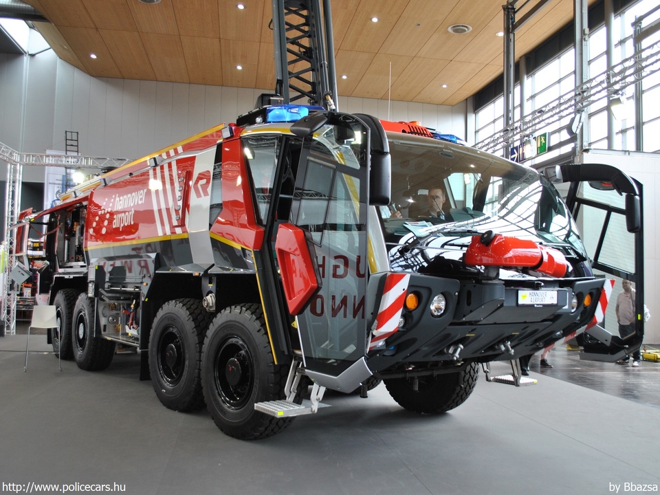Rosenbauer Panther, Hannover Airport, fotó: Bbazsa
Keywords: német Németország tûzoltó tûzoltóautó tûzoltóság Germany german fire firetruck