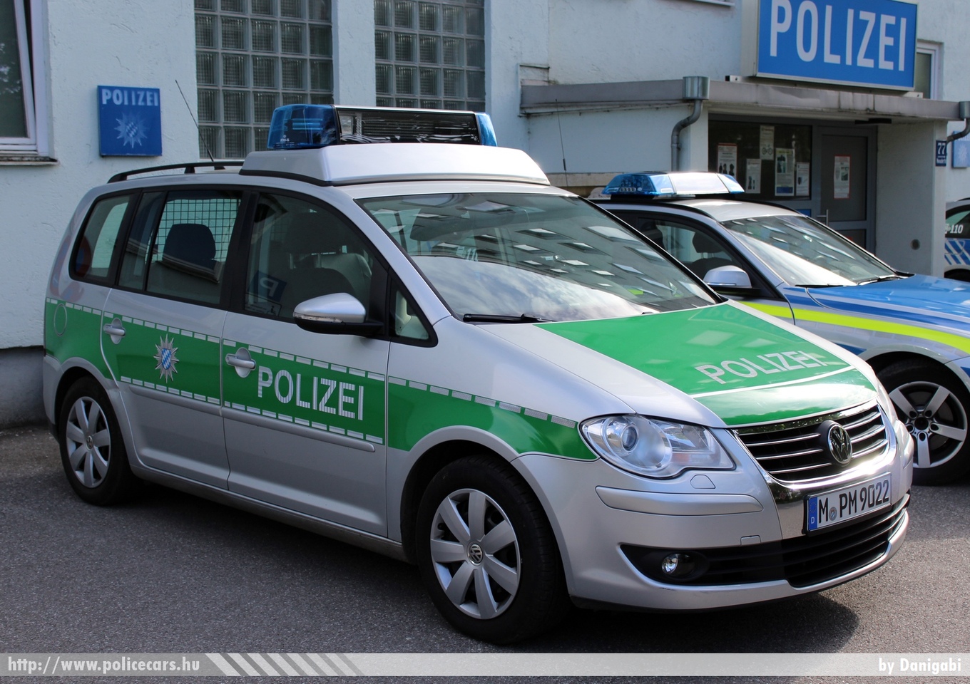 Volkswagen Sharan, fotó: Danigabi
Keywords: német Németország rendőr rendőrautó rendőrség Germany german police policecar