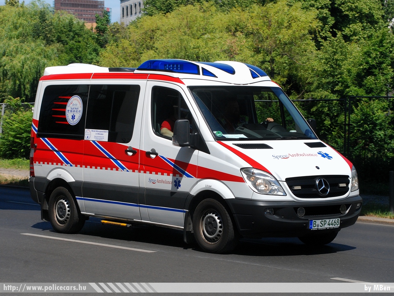 Mercedes Sprinter, fotó: MBen
Keywords: német Németország tûzoltó tûzoltóautó tûzoltóság Germany german fire firetruck mentő ambulance 