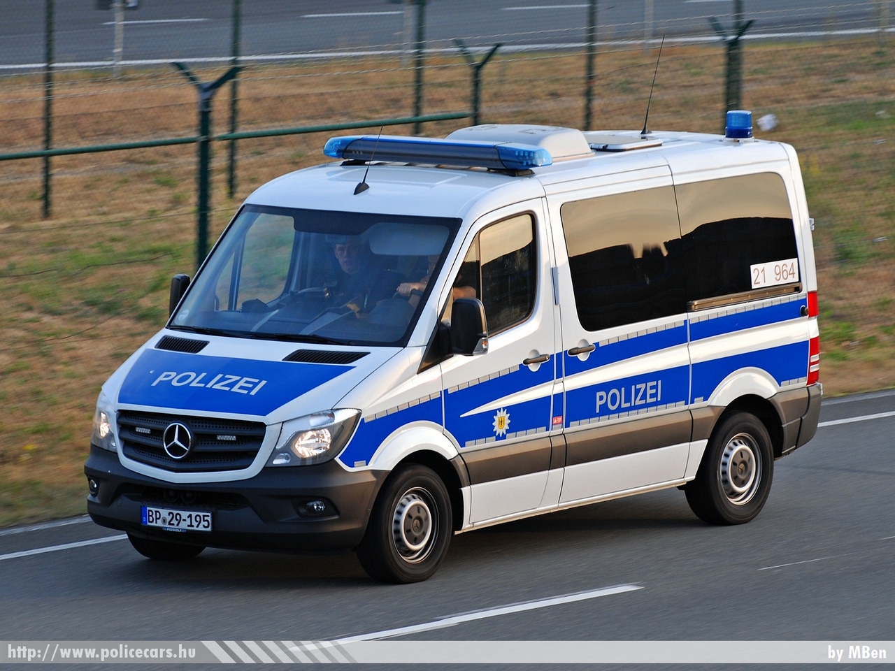 Mercedes Sprinter II facelift, fotó: MBen
Keywords: német Németország rendőr rendőrautó rendőrség german Germany police policecar