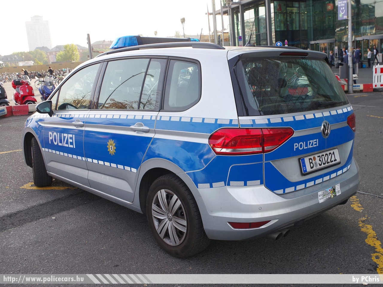 Volkswagen Touran, fotó: PChris
Keywords: német Németország rendőr rendőrautó rendőrség german Germany police policecar