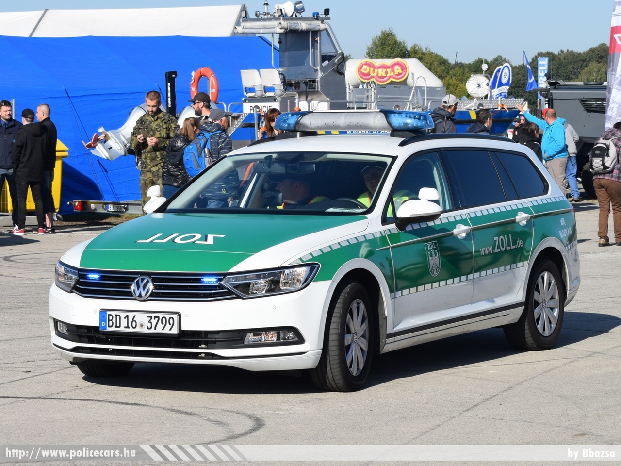 Volkswagen Passat, Zoll, fotó: Bbazsa
Keywords: német Németország german Germany vám customs