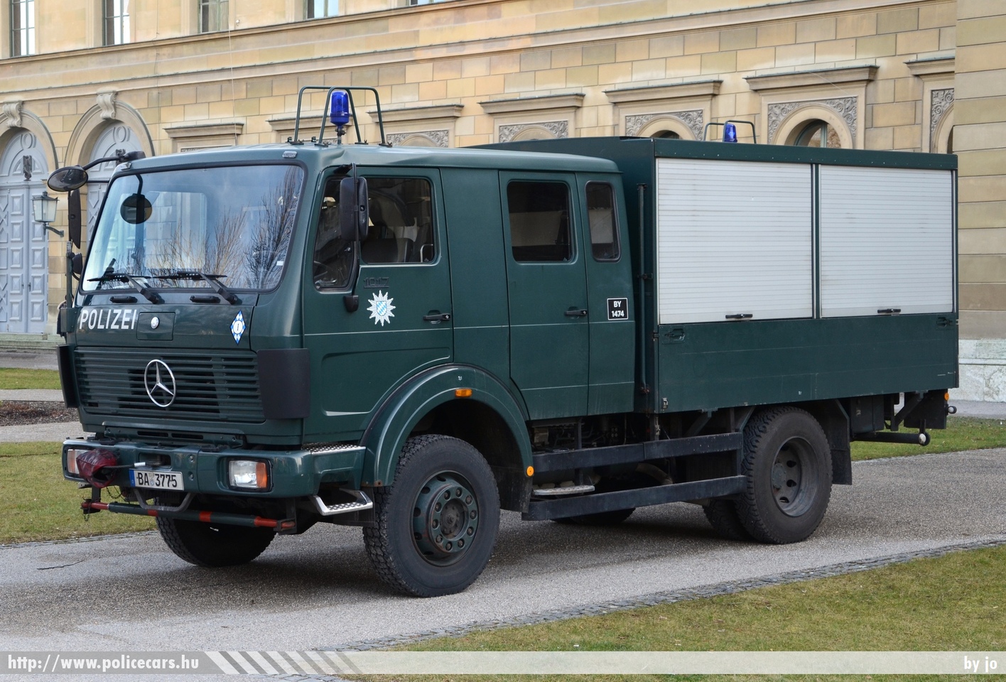 Mercedes 1017, fotó: jo
Keywords: német Németország rendőr rendőrautó rendőrség german Germany police policecar