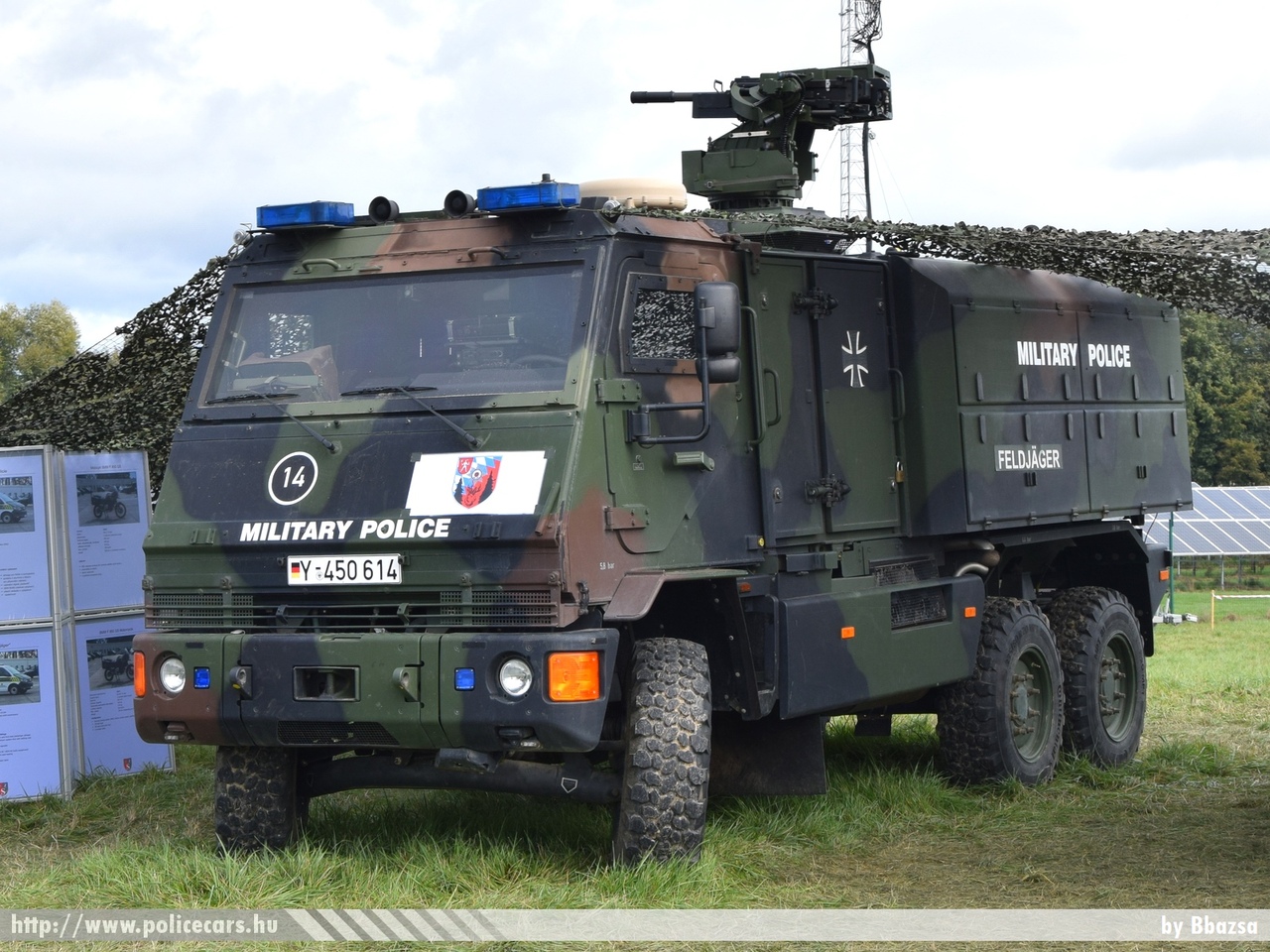 FLW Duro 3 Yak/Rheinmetall MAN, Feldjäger, fotó: Bbazsa
Keywords: német Németország rendőr rendőrautó rendőrség katonai Deutschland german police policecar military