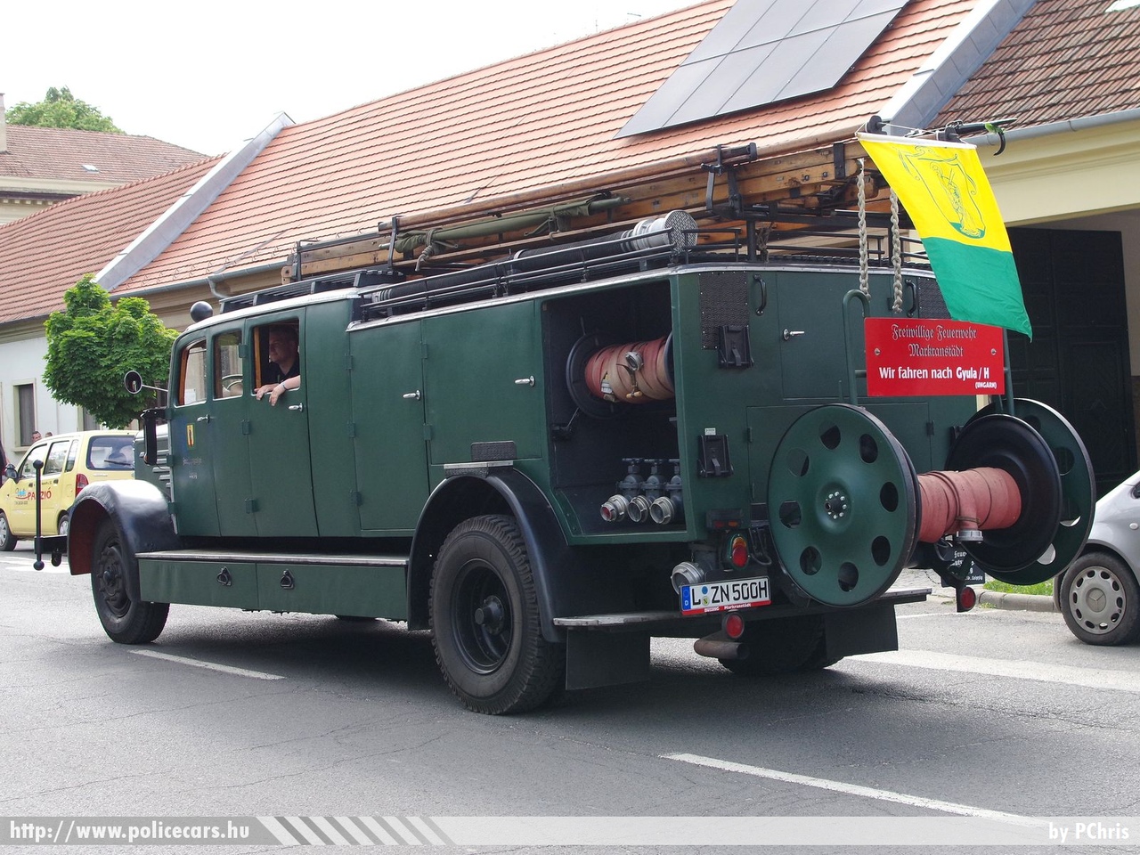 Büssing NAG 500 KS 25 Metz, Feuerschutzpolizei Leipzig, fotó: PChris
Keywords: német Németország tûzoltó tûzoltóautó tûzoltóság Germany german fire firetruck