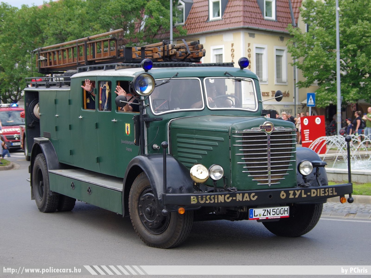 Büssing NAG 500 KS 25 Metz, Feuerschutzpolizei Leipzig, fotó: PChris
Keywords: német Németország tûzoltó tûzoltóautó tûzoltóság Germany german fire firetruck
