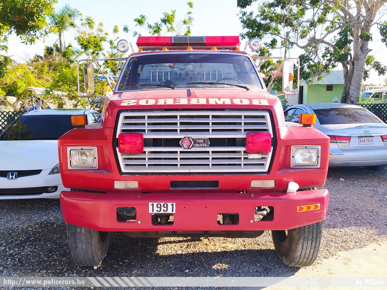 Ford F-800 Fort Garry 840/800, Cuerpo de Bomberos de Bayahibe, fotó: PChris
Keywords: tűzoltó tűzoltóautó tűzoltóság dominikai Dominikai Köztársaság fire firetruck dominican republic