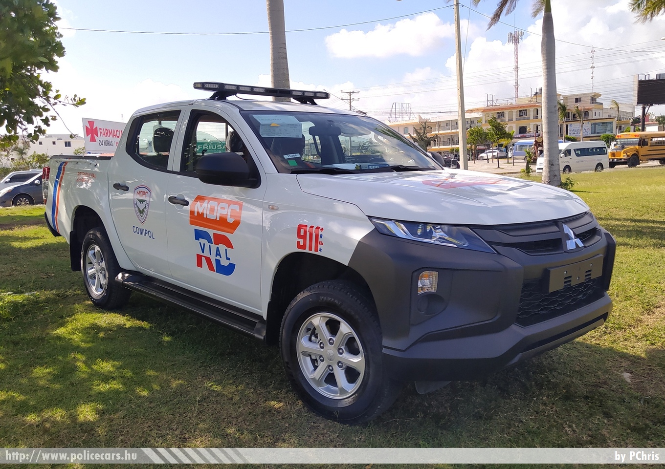 Mitsubishi L200, MOPC Comipol, fotó: PChris
Keywords: katonai rendőr rendőrautó rendőrség dominikai Dominikai Köztársaság military police policecar dominican republic