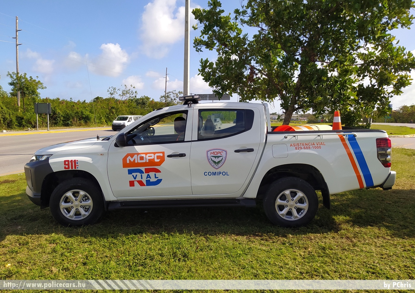 Mitsubishi L200, MOPC Comipol, fotó: PChris
Keywords: katonai rendőr rendőrautó rendőrség dominikai Dominikai Köztársaság military police policecar dominican republic