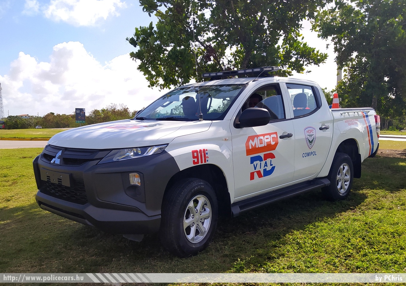 Mitsubishi L200, MOPC Comipol, fotó: PChris
Keywords: katonai rendőr rendőrautó rendőrség dominikai Dominikai Köztársaság military police policecar dominican republic