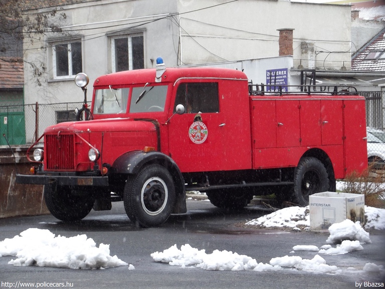 Csepel D-350, fotó: Bbazsa
Keywords: tûzoltó tûzoltóautó fire firetruck hungarian Hungary magyar Magyarország