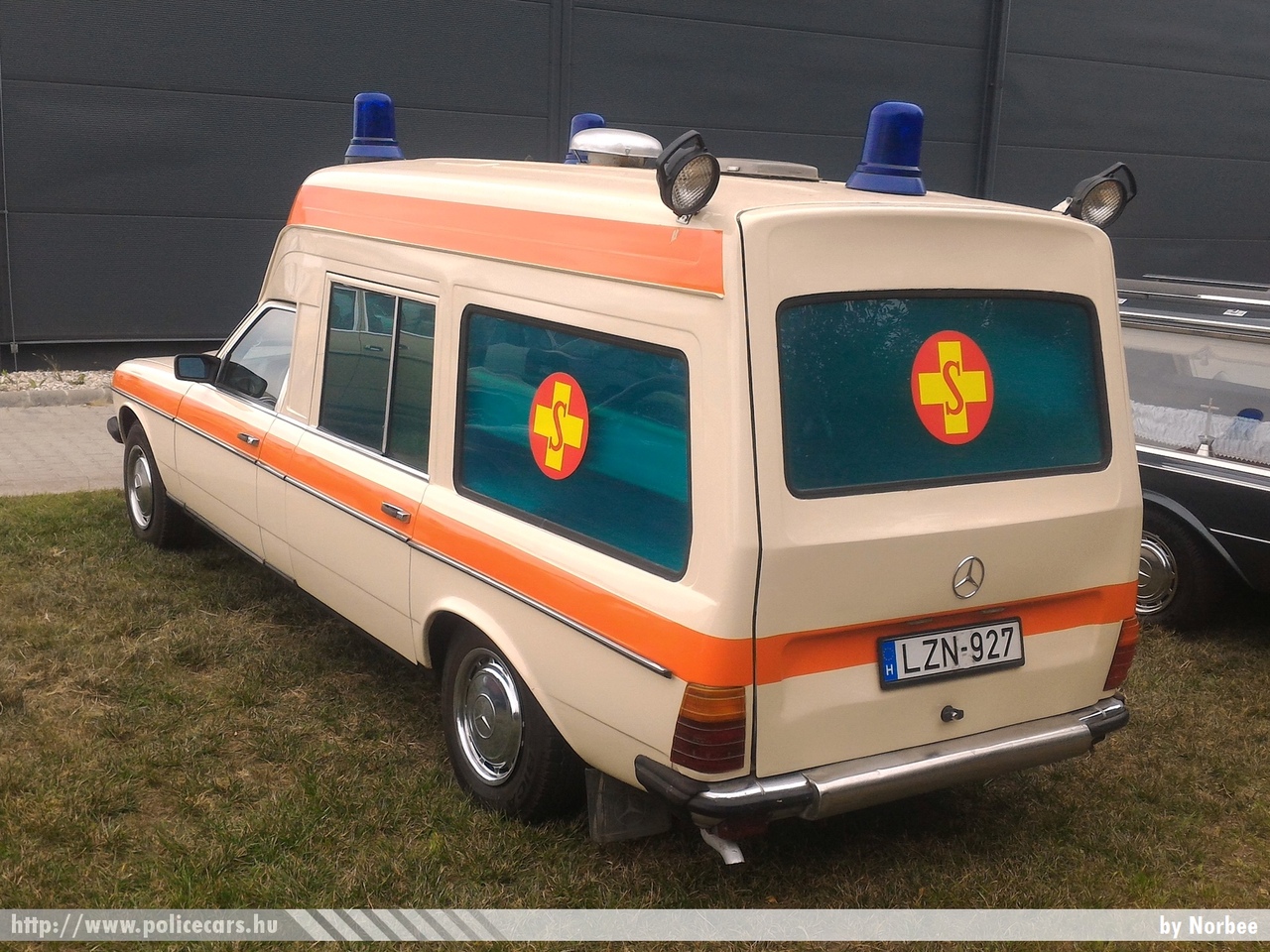 Mercedes-Benz W123 Binz, fotó: Norbee
Keywords: mentő mentőautó ambulance