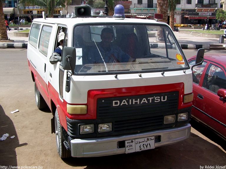 Daihatsu Delta, fotó: Rédei József
Keywords: Egyiptom egyiptomi mentő mentőautó