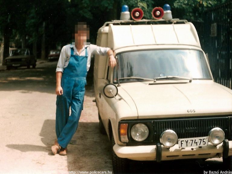 Moszkvics, fotó: Bazsó András
Keywords: ELMÛ elektromos mûvek FY74-75