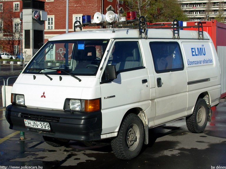 Mitsubishi L300, fotó: dénes
Keywords: ELMÛ elektromos mûvek HJN-399