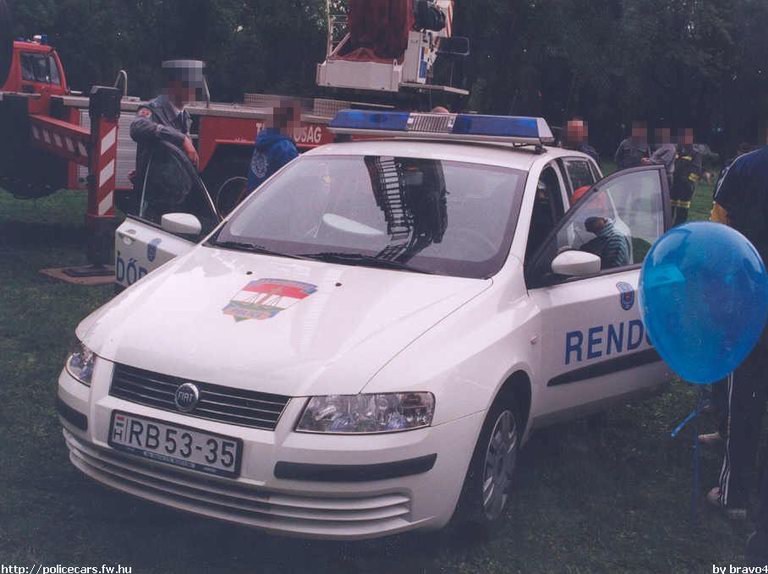 Fiat Stilo, fotó: bravo4
Keywords: rendőr rendőrautó rendőrség RB53-35