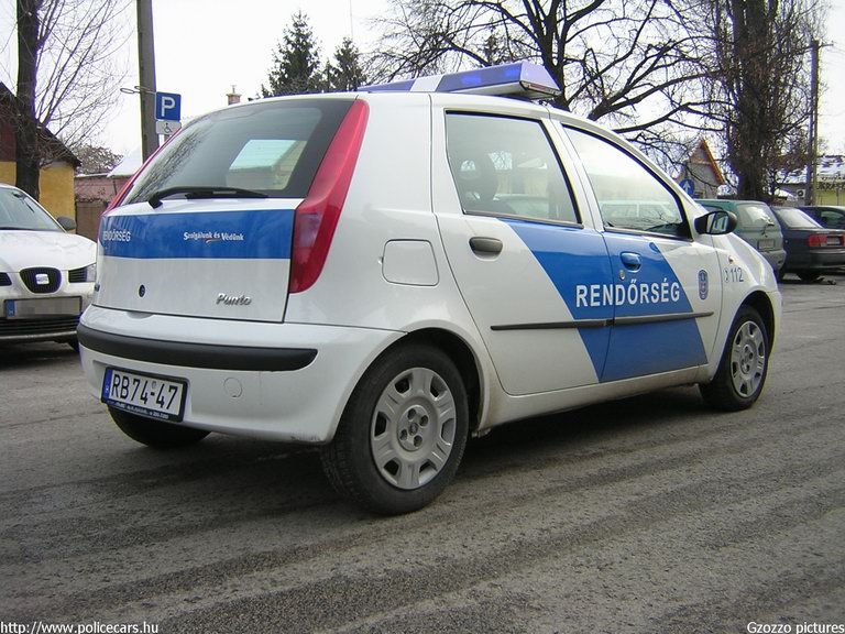 Fiat Punto, fotó: Gzozzo pictures
Keywords: rendőr rendőrautó rendőrség RB74-47