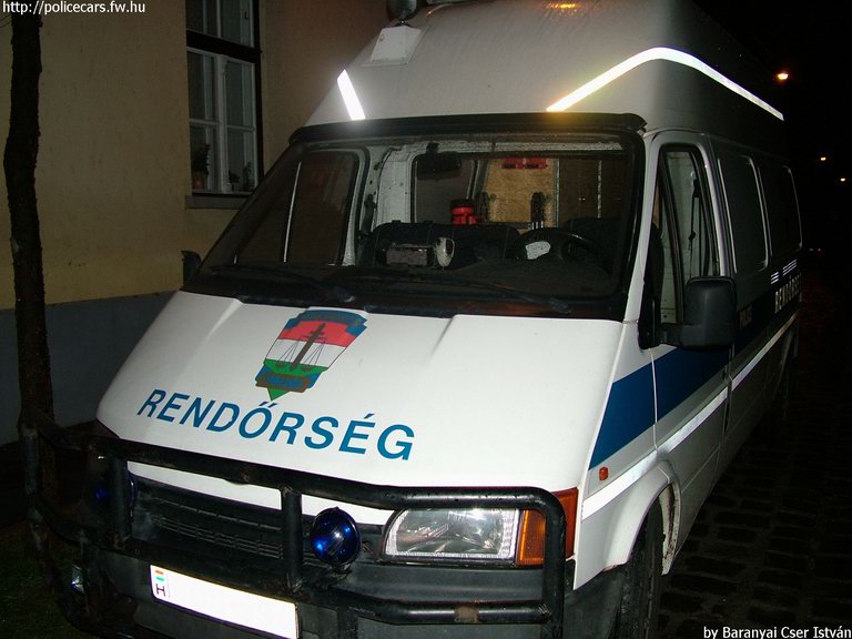 Ford Transit, fotó: Baranyai Cser István

Keywords: rendőrség rendőrautó rendőr magyar magyar Magyarország
