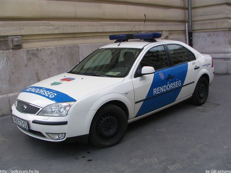 Ford Mondeo, fotó: Gál András
Keywords: rendőrség rendőrautó rendőr magyar Magyarország RB73-52