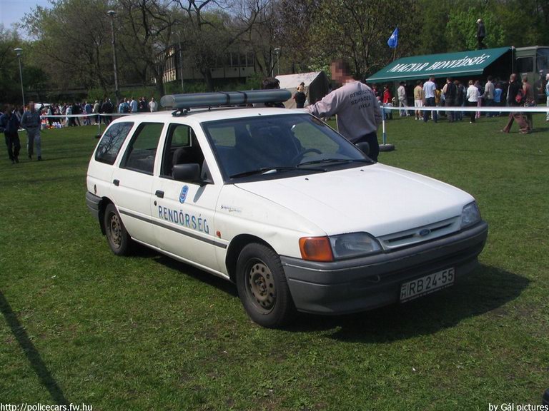 Ford Escort, fotó: Gál András
Keywords: rendőrség rendőrautó rendőr magyar Magyarország RB24-55