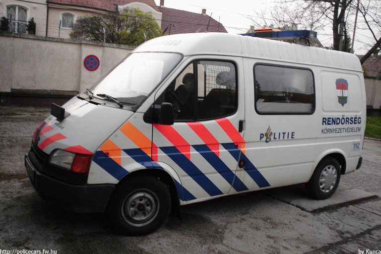 Ford Transit, fotó: Kunca
Keywords: rendőrség rendőrautó rendőr magyar Magyarország RB26-86