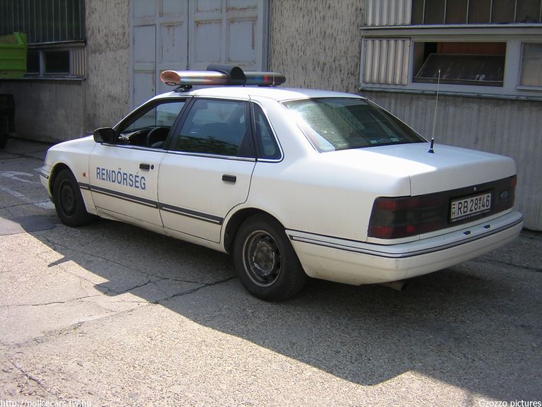 Ford Scorpio, fotó: Gzozzo pictures
Keywords: rendőrség rendőrautó rendőr magyar Magyarország RB28-46