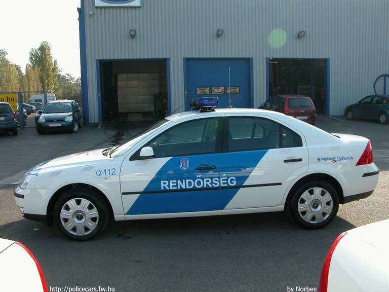 Ford Mondeo, fotó: Norbee
Keywords: rendőrség rendőrautó rendőr magyar Magyarország