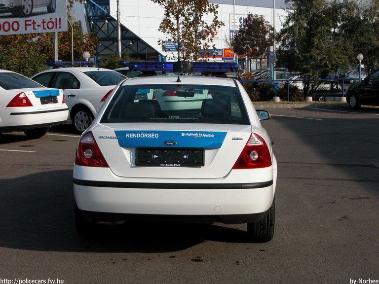 Ford Mondeo, fotó: Norbee
Keywords: rendőrség rendőrautó rendőr magyar Magyarország