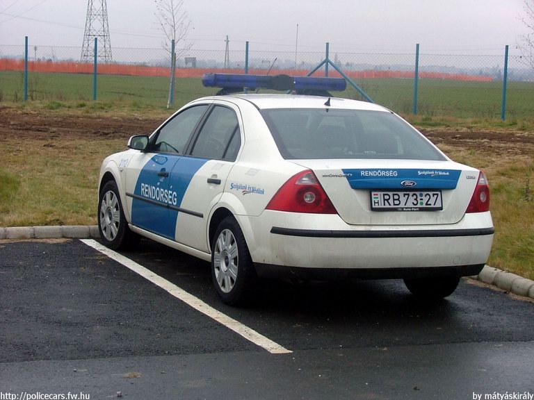 Ford Mondeo, fotó: mátyáskirály
Keywords: rendőrség rendőrautó rendőr magyar Magyarország RB73-27