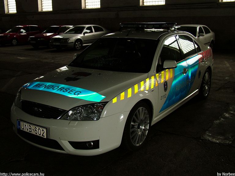 Ford Mondeo ST, fotó: Norbee
Keywords: rendőrség rendőrautó rendőr magyar Magyarország JNB-602