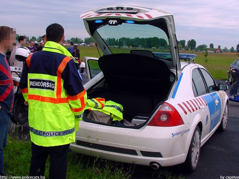 Ford Mondeo ST, fotó: Cspetya
Keywords: rendőrség rendőrautó rendőr magyar Magyarország JNB-602